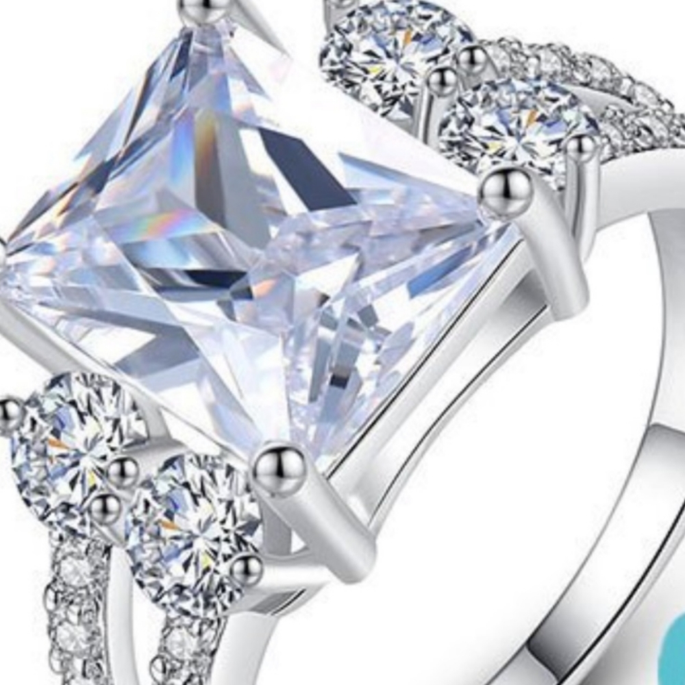 Fashion ring